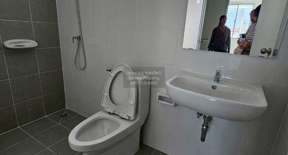 For rent 3 bedrooms townhouse in Thanyaburi, Pathum Thani