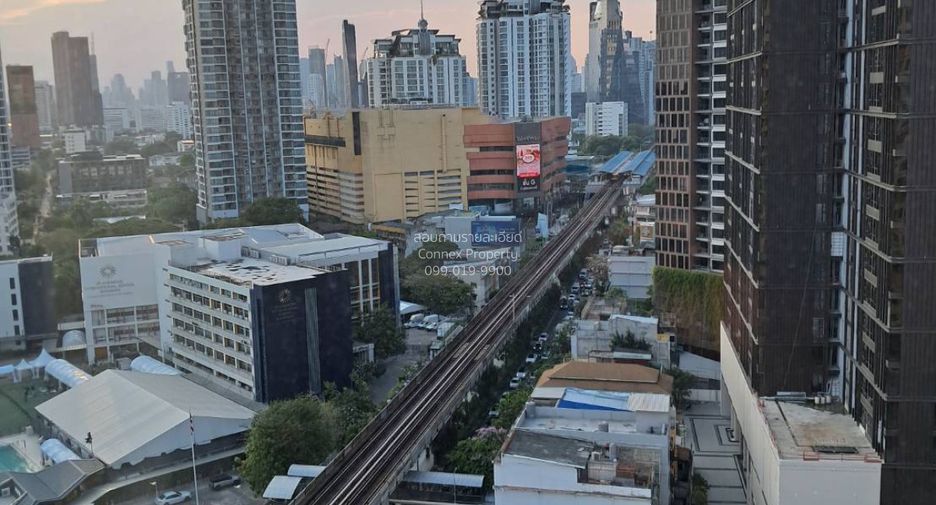 For rent 2 bedrooms condo in Khlong Toei, Bangkok