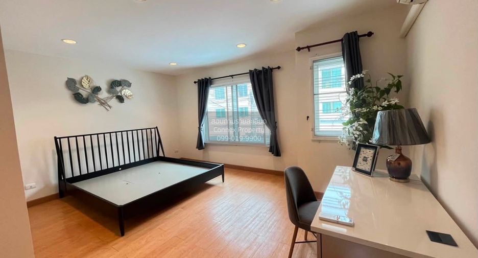 For rent 4 bedrooms townhouse 