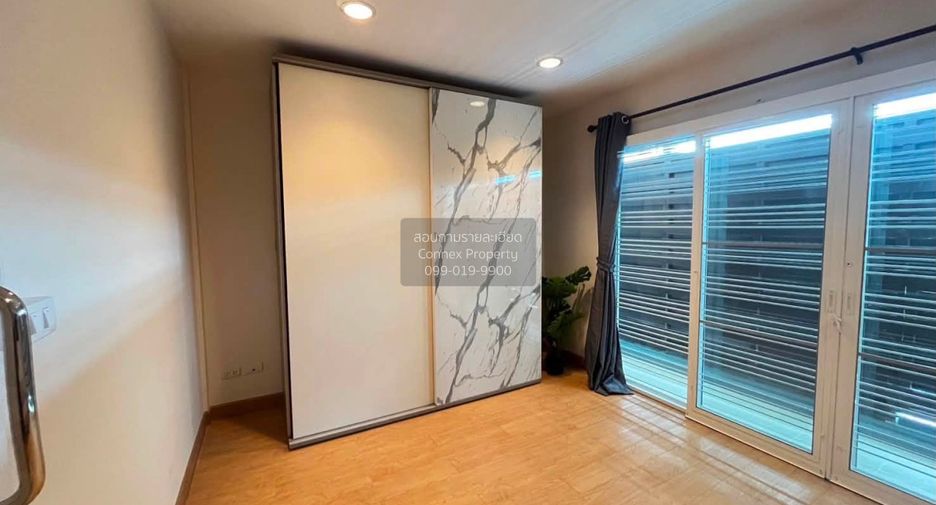 For rent 4 bedrooms townhouse 