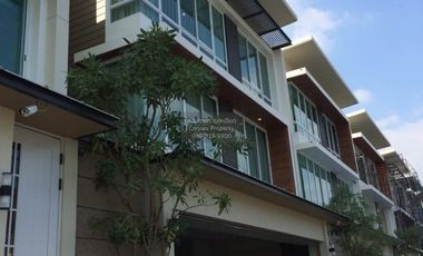 Haus zur Miete mit 3 Zimmer in Phaya Thai, Bangkok