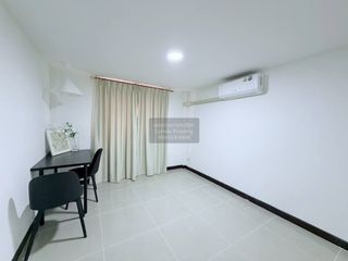 Casa en alquiler de 6 habitaciones en Huai Khwang, Bangkok