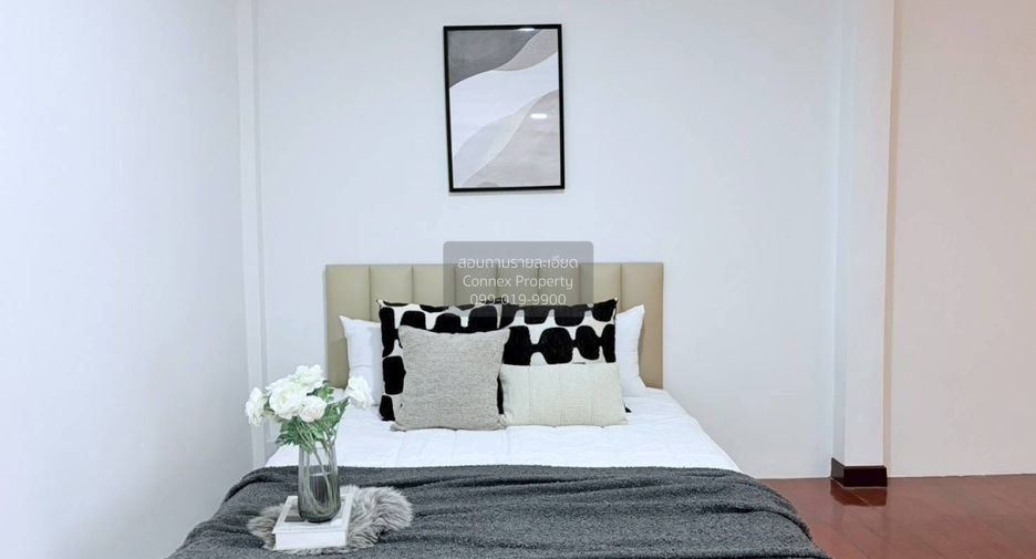 Casa en alquiler de 6 habitaciones en Huai Khwang, Bangkok