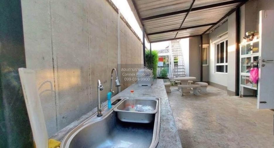 Casa en alquiler de 4 habitaciones en Bang Bon, Bangkok