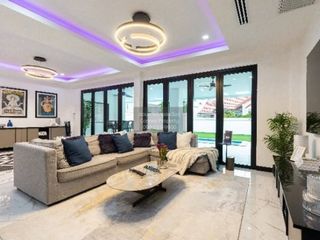For rent 5 bedrooms house in Bang Lamung, Chonburi
