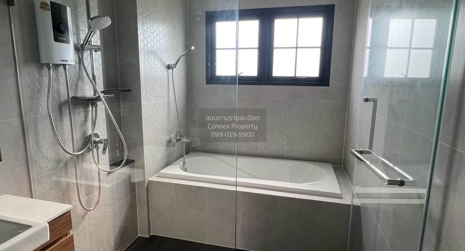 Casa en alquiler de 4 habitaciones en Bang Phli, Samut Prakan