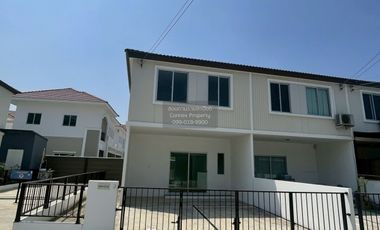 出租 3 卧室 联排别墅 在 Mueang Samut Sakhon, Samut Sakhon