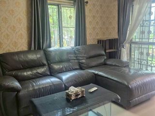 For rent 3 bedrooms townhouse in Bang Sao Thong, Samut Prakan