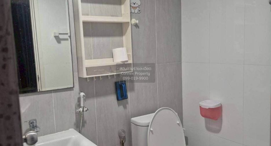 For rent 3 bedrooms townhouse in Bang Sao Thong, Samut Prakan