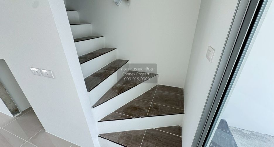For rent 3 bedrooms townhouse in Mueang Pathum Thani, Pathum Thani