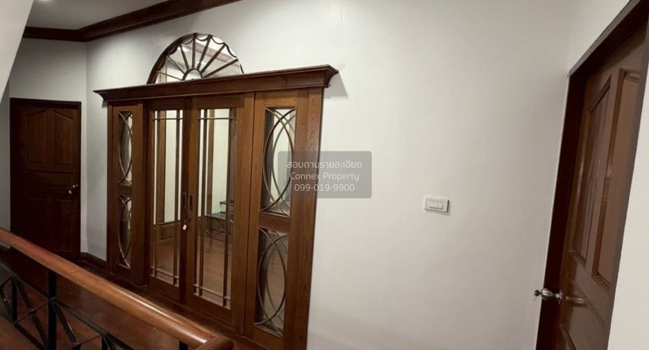 Reihenhaus zur Miete mit 4 Zimmer in Bang Phlat, Bangkok