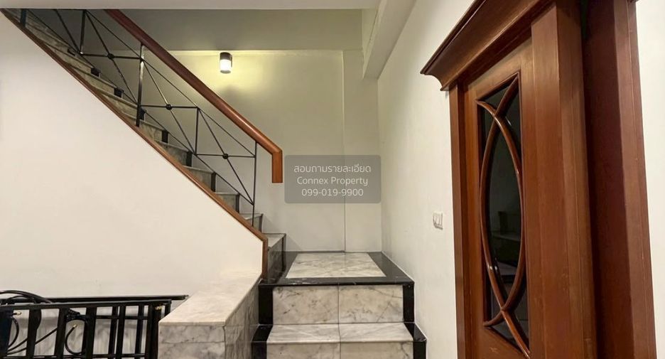 Reihenhaus zur Miete mit 4 Zimmer in Bang Phlat, Bangkok