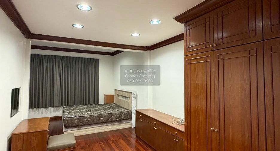 Reihenhaus zur Miete mit 4 Zimmer in Bang Phlat, Bangkok