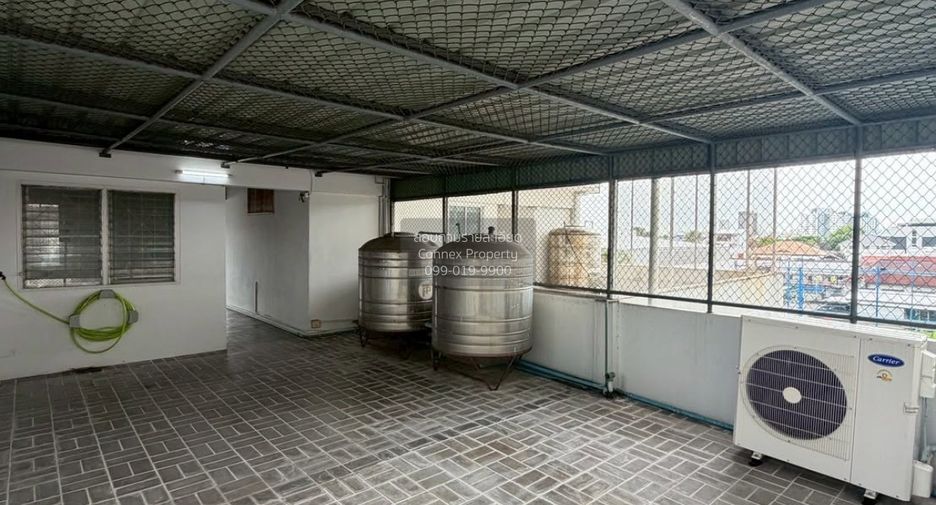 Reihenhaus zur Miete mit 4 Zimmer in Bang Phlat, Bangkok