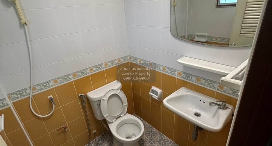 For rent 2 bedrooms townhouse in Nong Khaem, Bangkok