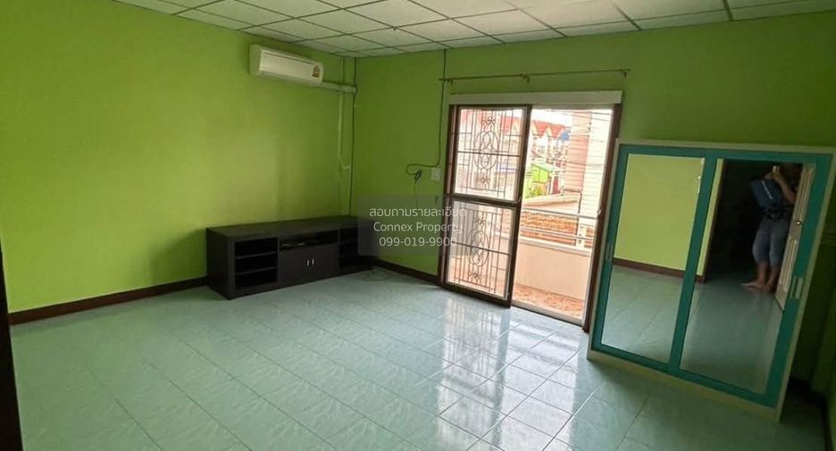 For rent 2 bedrooms townhouse in Nong Khaem, Bangkok