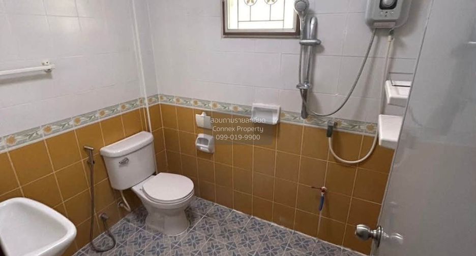 For rent 2 bedrooms townhouse in Nong Khaem, Bangkok