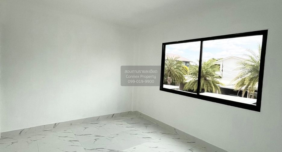 For rent 4 bedrooms townhouse in Bang Khen, Bangkok