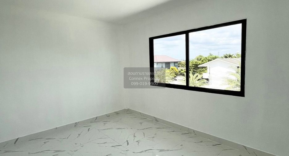For rent 4 bedrooms townhouse in Bang Khen, Bangkok