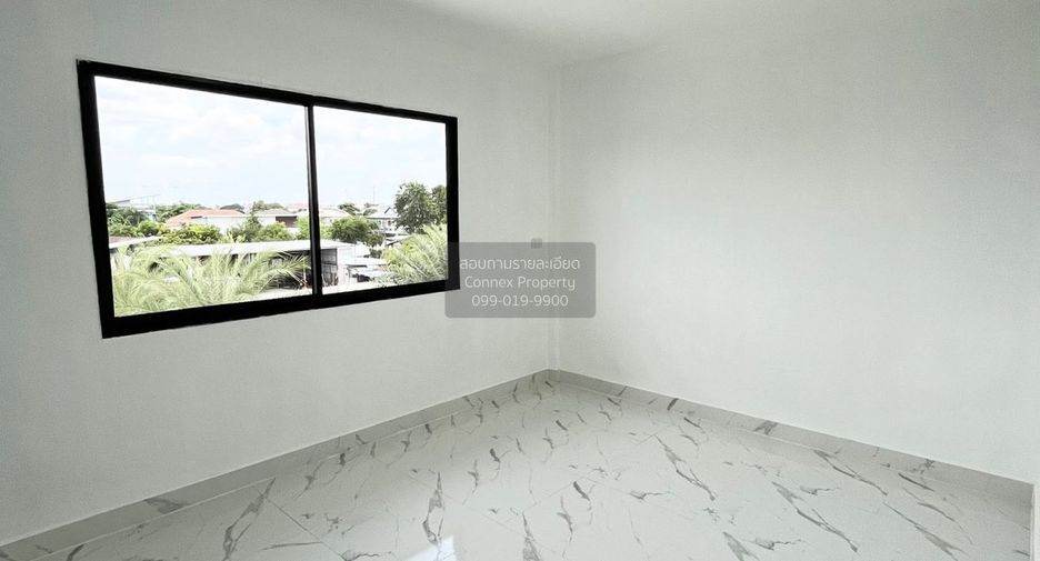 For rent 4 bedrooms townhouse in Bang Khen, Bangkok
