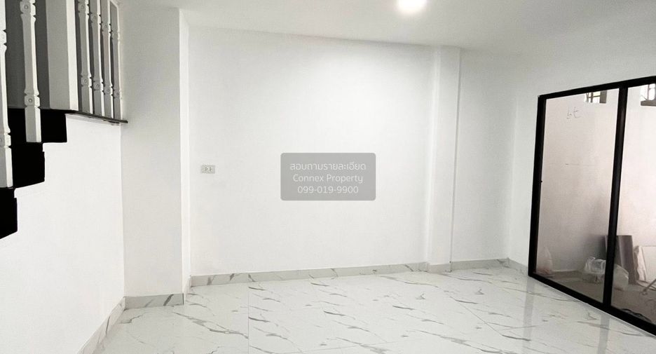 For rent 4 bedrooms townhouse in Bang Khen, Bangkok