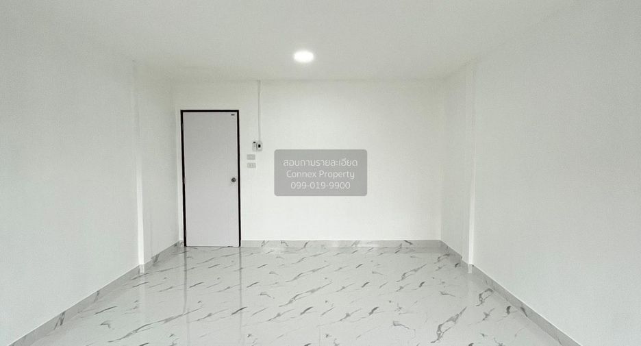 For rent 4 bedrooms townhouse in Bang Khen, Bangkok