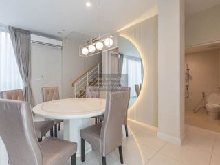 Casa en alquiler de 4 habitaciones en Lat Phrao, Bangkok