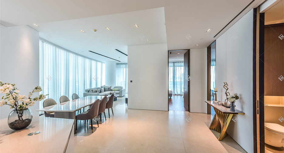 For rent 2 bedrooms condo in Khlong San, Bangkok