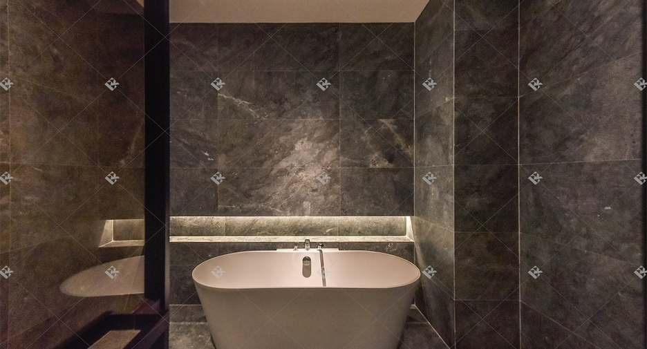 For rent 2 bedrooms condo in Khlong San, Bangkok