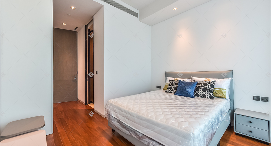 For rent 2 bedrooms condo in Khlong San, Bangkok