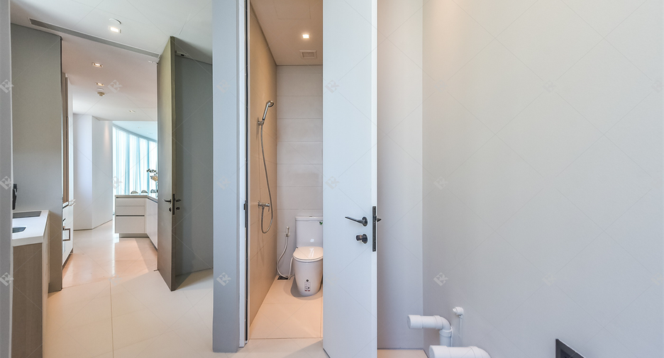 For rent 2 bedrooms condo in Khlong San, Bangkok