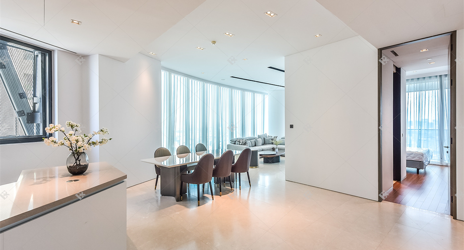 For rent 2 bedrooms condo in Khlong San, Bangkok
