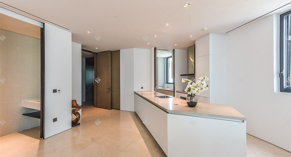 For rent 2 bedrooms condo in Khlong San, Bangkok