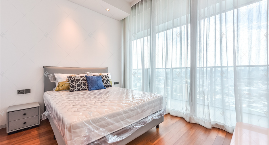 For rent 2 bedrooms condo in Khlong San, Bangkok