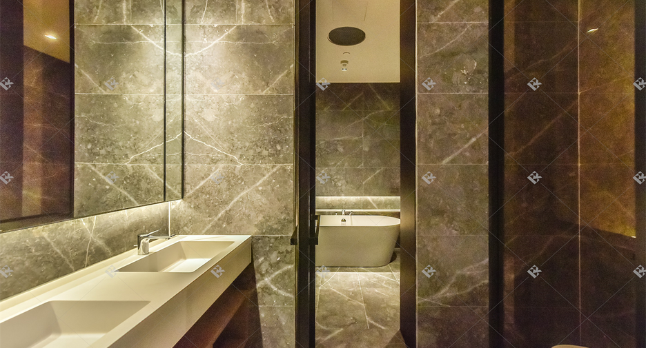 For rent 2 bedrooms condo in Khlong San, Bangkok