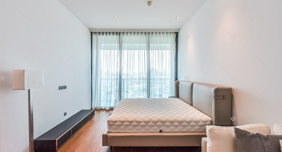 For rent 2 bedrooms condo in Khlong San, Bangkok