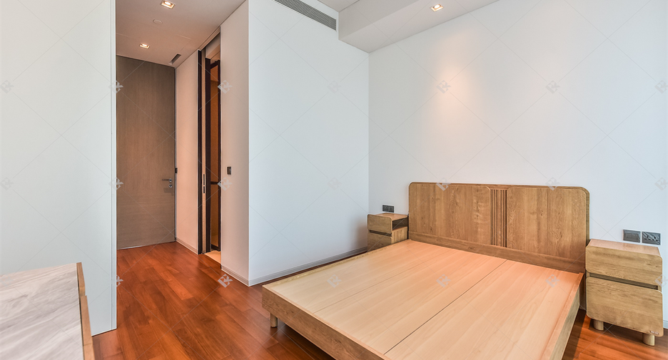 For rent 2 bedrooms condo in Khlong San, Bangkok