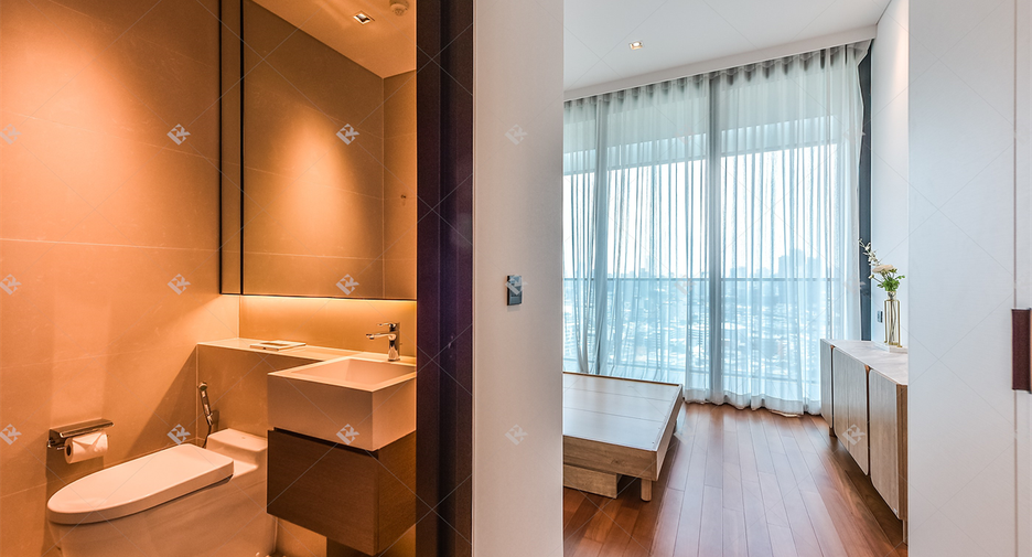 For rent 2 bedrooms condo in Khlong San, Bangkok