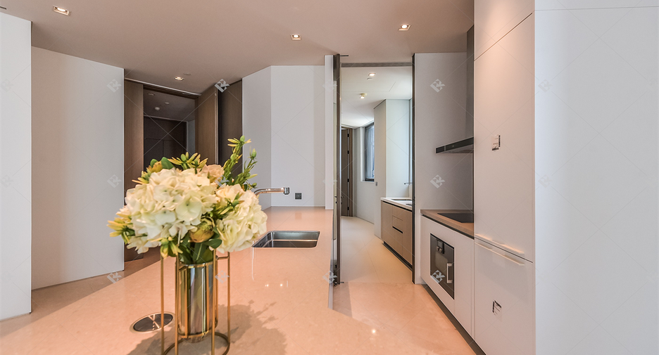 For rent 2 bedrooms condo in Khlong San, Bangkok