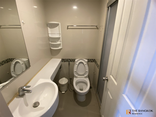 For rent 2 bedrooms condo in Yan Nawa, Bangkok