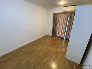 For rent 2 bedrooms condo in Yan Nawa, Bangkok
