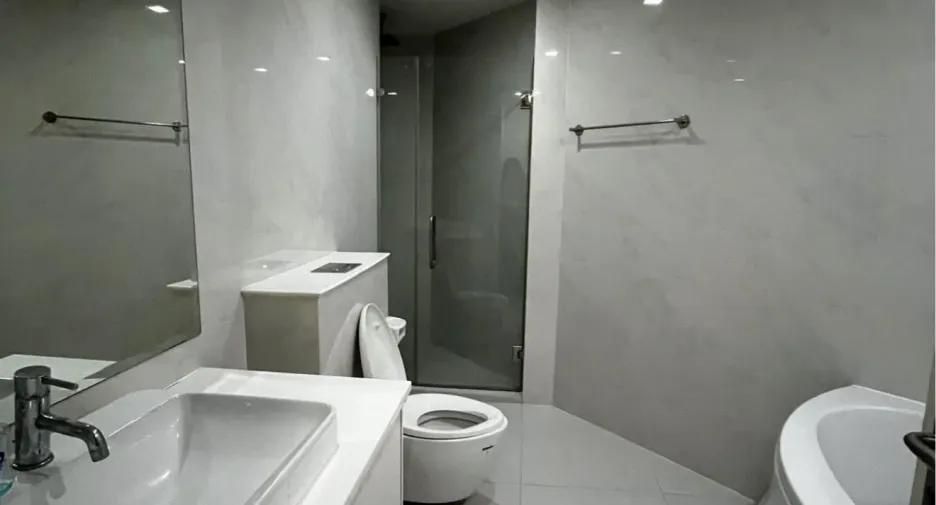 For sale and for rent 4 bedrooms condo in Dusit, Bangkok