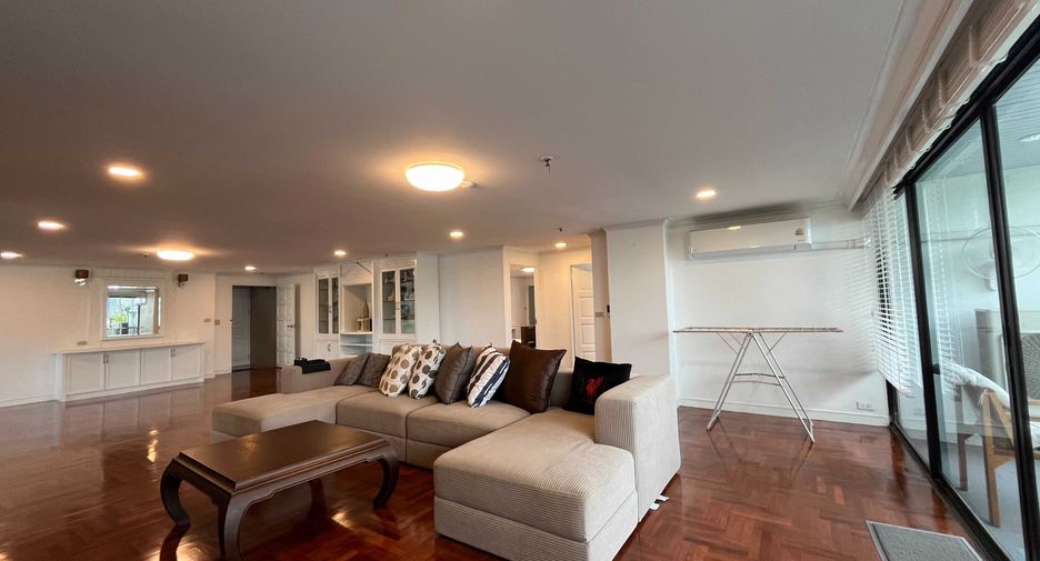 À louer 3 chambres condo à Khlong Toei, Bangkok