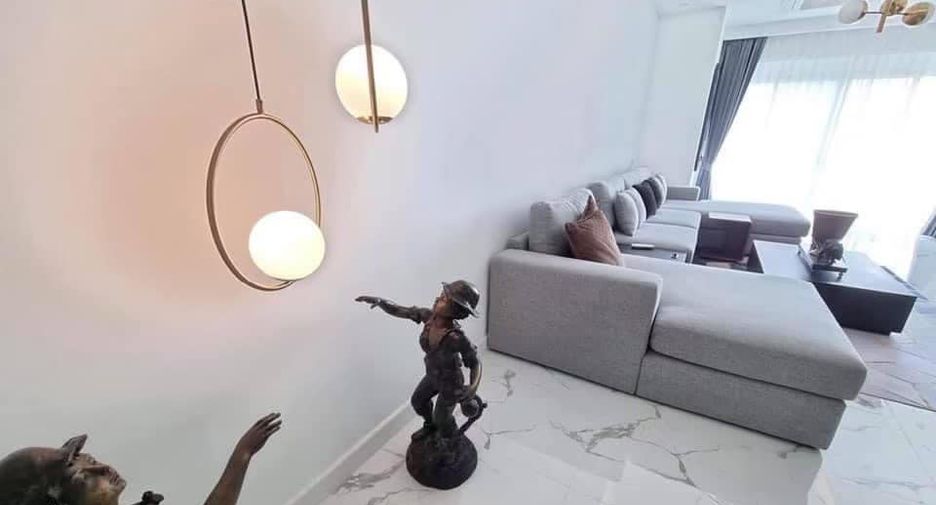 For rent and for sale 2 bedrooms condo in Watthana, Bangkok