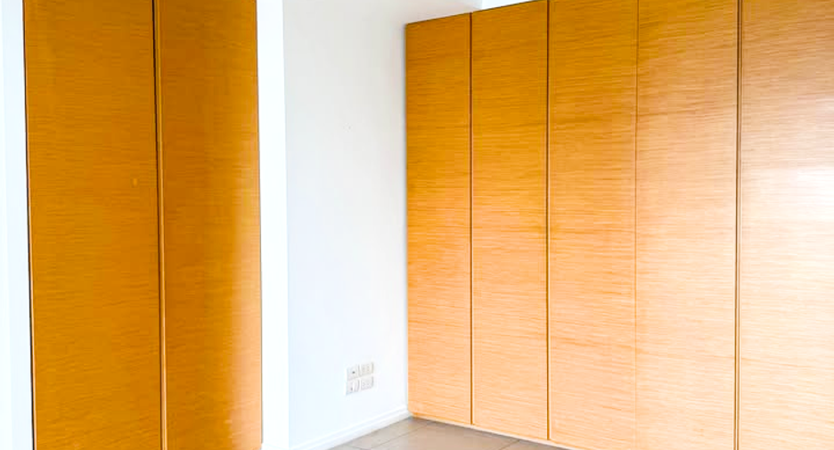 Condo en alquiler de 4 habitaciones en Sathon, Bangkok