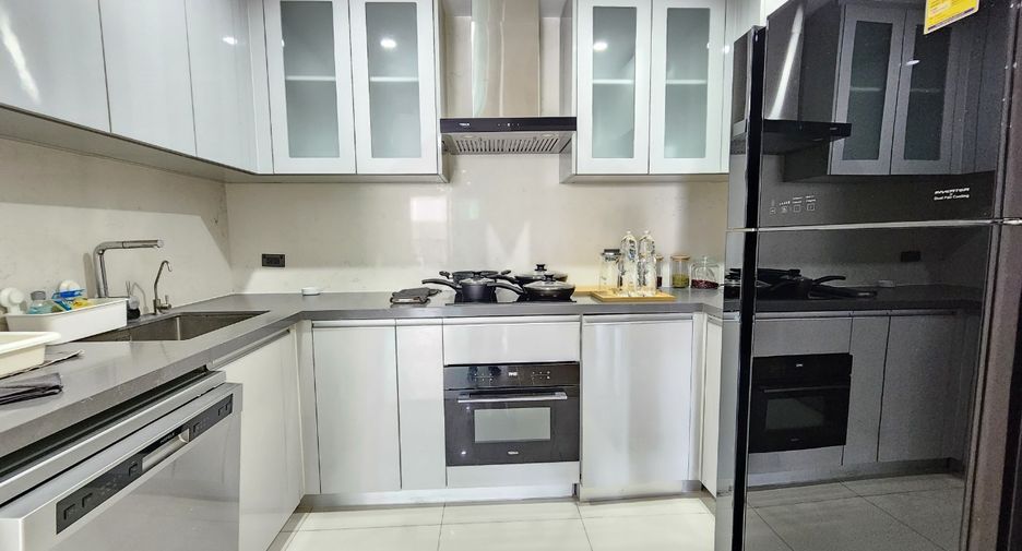 Condo en alquiler de 2 habitaciones en Watthana, Bangkok