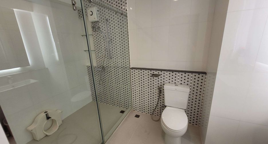 Wohnung zur Miete mit 3 Zimmer in Khlong Toei, Bangkok