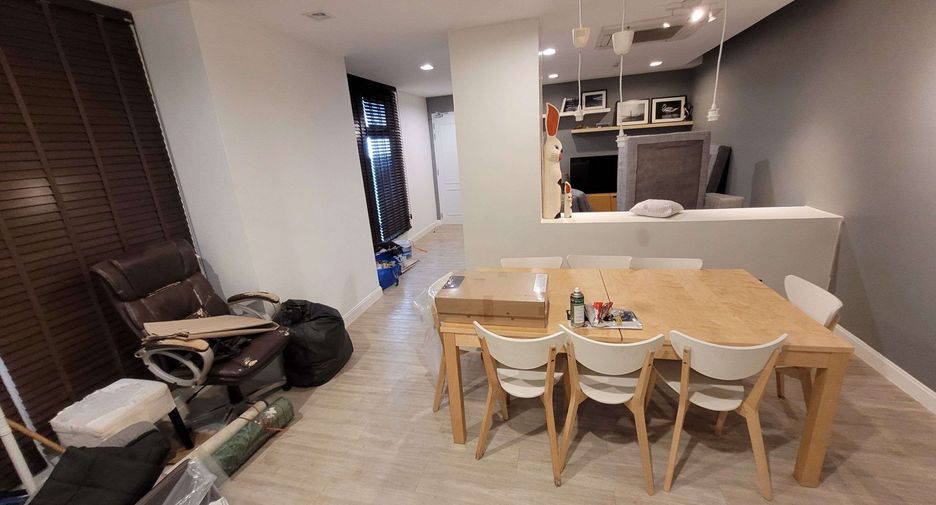 Wohnung zur Miete mit 3 Zimmer in Khlong Toei, Bangkok