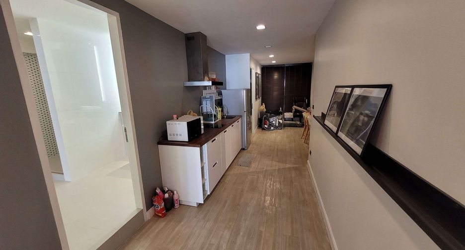 Wohnung zur Miete mit 3 Zimmer in Khlong Toei, Bangkok