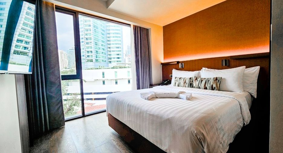 Condo en alquiler de 3 habitaciones en Khlong Toei, Bangkok